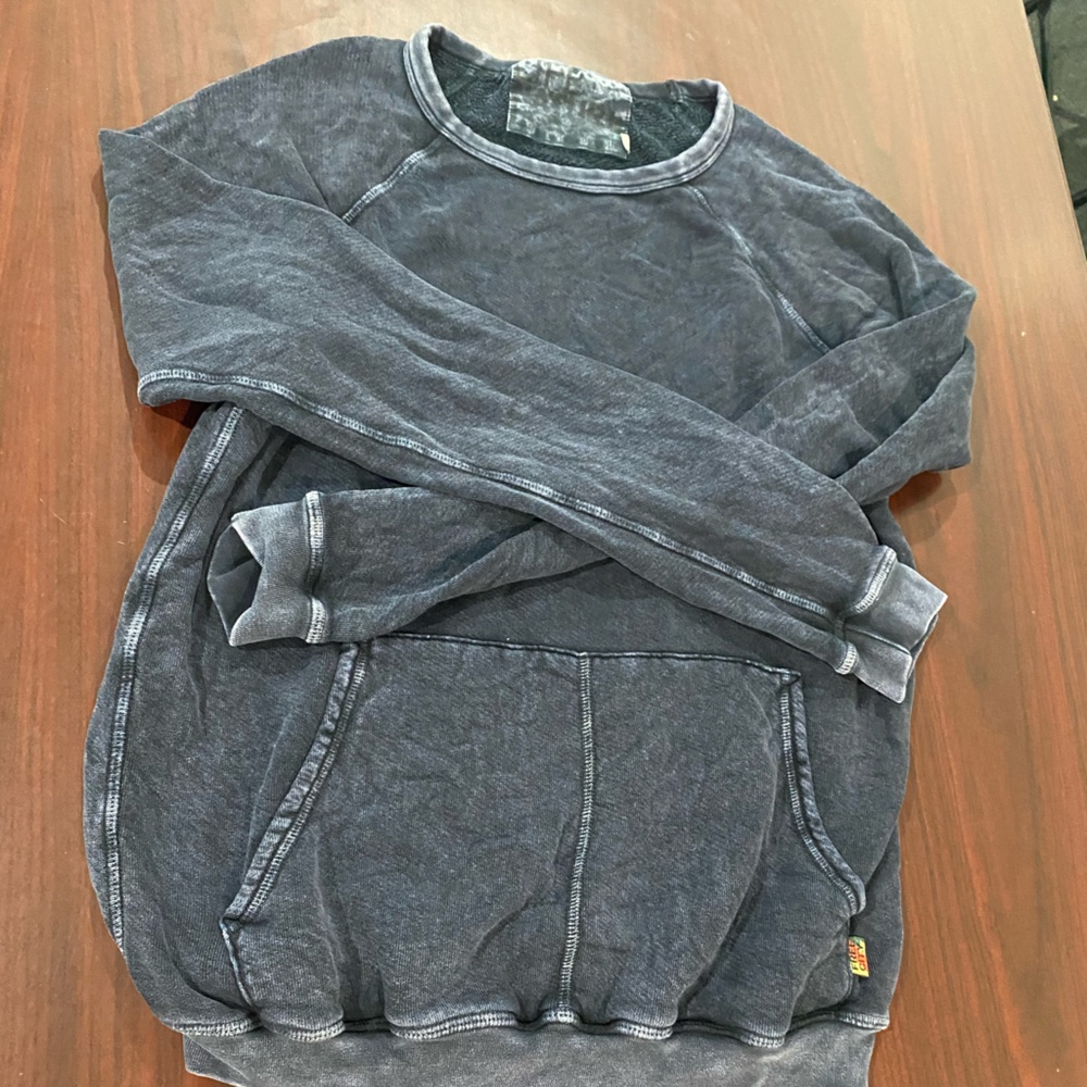 Freecity sweater